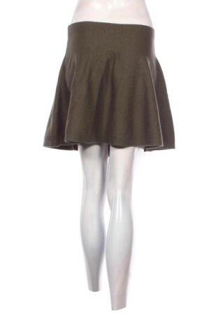 Пола Primark, Размер M, Цвят Зелен, Цена 7,15 €