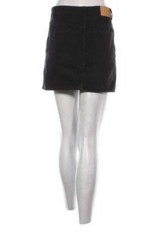 Пола Pull&Bear, Размер M, Цвят Черен, Цена 8,69 €