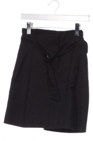 Пола Reserved, Размер M, Цвят Черен, Цена 6,13 €