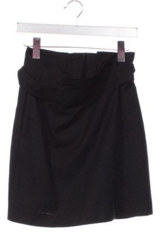 Пола Reserved, Размер M, Цвят Черен, Цена 6,13 €