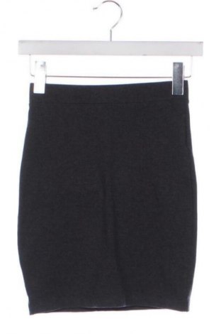 Пола Sinsay, Размер XS, Цвят Сив, Цена 7,66 €