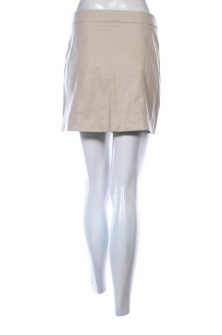 Пола Stradivarius, Размер M, Цвят Екрю, Цена 6,13 €