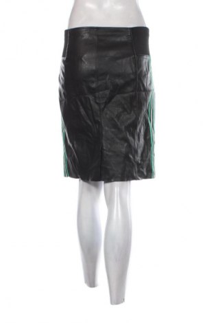 Пола Vero Moda, Размер S, Цвят Многоцветен, Цена 2,04 €