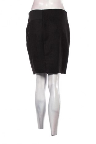 Пола Vero Moda, Размер M, Цвят Черен, Цена 2,04 €