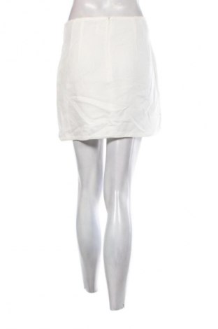 Пола Zara, Размер M, Цвят Бял, Цена 7,15 €