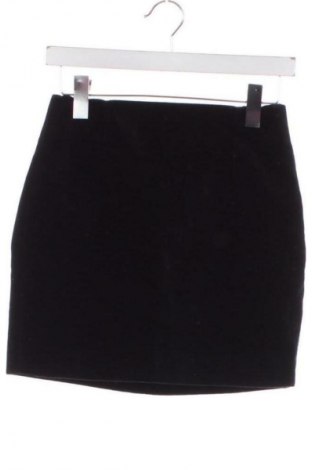 Пола Zara, Размер XS, Цвят Черен, Цена 5,62 €