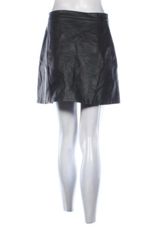 Пола Zara, Размер M, Цвят Черен, Цена 16,56 €