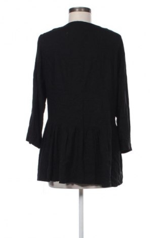 Ruha Amisu, Méret M, Szín Fekete, Ár 2 469 Ft