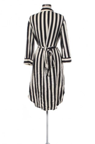 Šaty  Bershka, Velikost L, Barva Vícebarevné, Cena  289,00 Kč