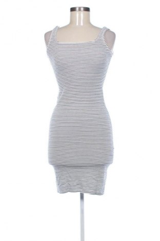 Рокля Bershka, Размер S, Цвят Многоцветен, Цена 6,18 €