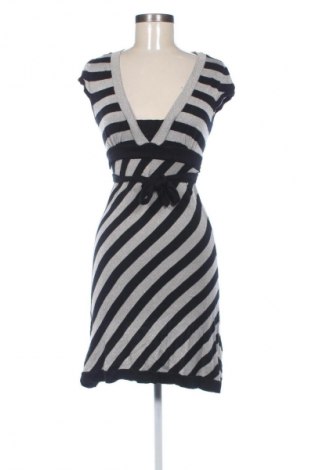 Sukienka Bershka, Rozmiar L, Kolor Kolorowy, Cena 67,99 zł