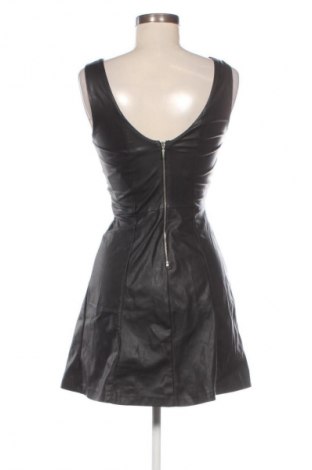 Sukienka Bershka, Rozmiar S, Kolor Czarny, Cena 30,33 zł