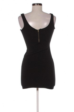 Рокля Bershka, Размер M, Цвят Черен, Цена 15,33 €