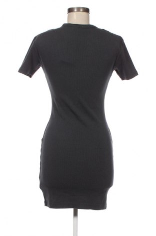 Šaty  Calvin Klein Jeans, Veľkosť M, Farba Sivá, Cena  64,95 €