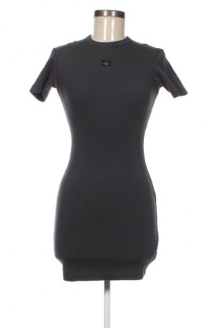 Rochie Calvin Klein Jeans, Mărime XS, Culoare Gri, Preț 166,99 Lei