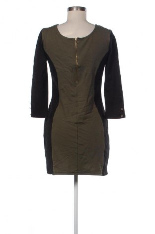 Šaty  Colours, Velikost M, Barva Vícebarevné, Cena  49,00 Kč