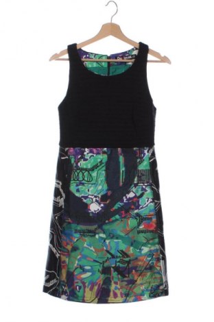 Рокля Desigual, Размер S, Цвят Многоцветен, Цена 38,85 €