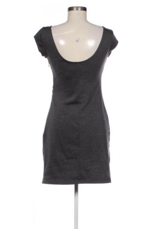 Рокля Desigual, Размер M, Цвят Многоцветен, Цена 42,43 €