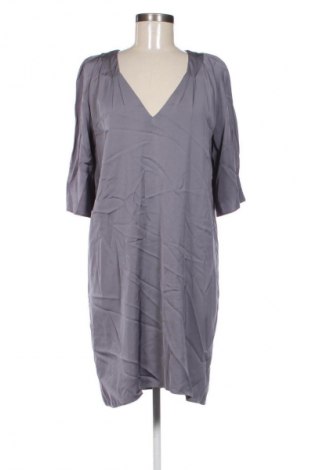 Рокля Filippa K, Размер L, Цвят Сив, Цена 50,19 €