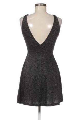 Рокля H&M Divided, Размер S, Цвят Многоцветен, Цена 20,45 €