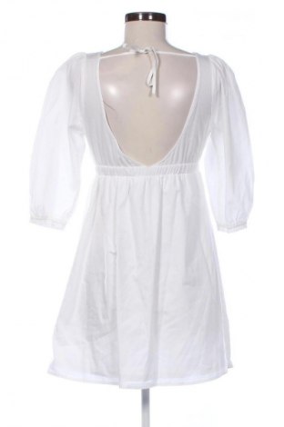 Рокля H&M Divided, Размер S, Цвят Бял, Цена 8,18 €