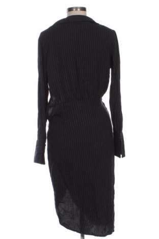 Рокля Mohito, Размер M, Цвят Многоцветен, Цена 26,48 €