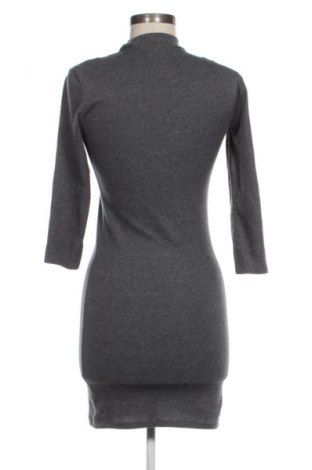 Рокля Mohito, Размер S, Цвят Сив, Цена 5,60 €