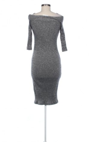 Sukienka ONLY, Rozmiar M, Kolor Szary, Cena 27,40 zł
