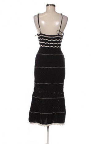 Рокля Olive & Oak, Размер M, Цвят Многоцветен, Цена 18,40 €