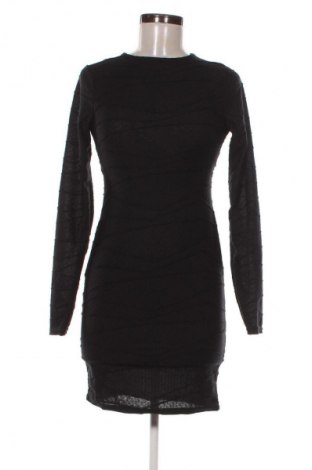 Šaty  Pretty Little Thing, Velikost M, Barva Černá, Cena  505,00 Kč