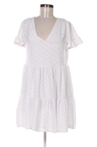 Рокля Pull&Bear, Размер M, Цвят Бял, Цена 11,24 €