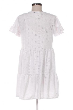 Рокля Pull&Bear, Размер M, Цвят Бял, Цена 11,24 €