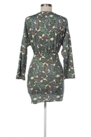 Рокля Pull&Bear, Размер M, Цвят Многоцветен, Цена 15,48 €