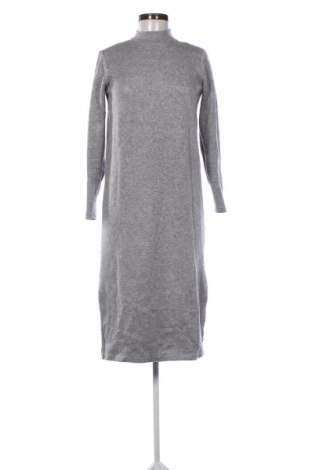 Рокля Reserved, Размер S, Цвят Сив, Цена 14,82 €