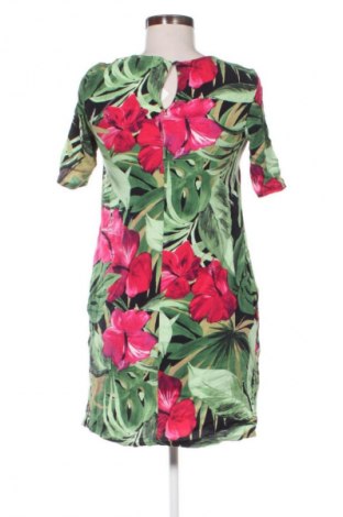 Рокля Reserved, Размер XS, Цвят Многоцветен, Цена 14,31 €