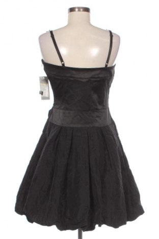 Kleid Rinascimento, Größe L, Farbe Schwarz, Preis 21,98 €