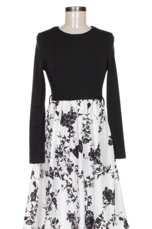 Рокля SHEIN, Размер M, Цвят Многоцветен, Цена 37,83 €