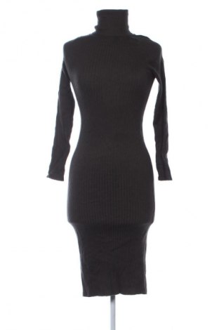 Рокля Shk, Размер S, Цвят Зелен, Цена 8,18 €