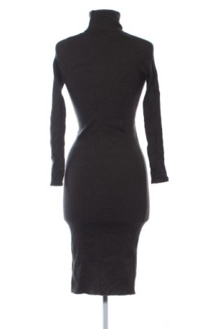 Рокля Shk, Размер S, Цвят Зелен, Цена 8,18 €