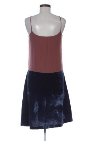 Рокля Stefanel, Размер M, Цвят Многоцветен, Цена 19,94 €