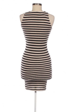 Рокля Stradivarius, Размер S, Цвят Многоцветен, Цена 15,05 €