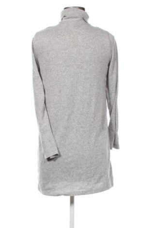 Рокля Stradivarius, Размер XS, Цвят Сив, Цена 4,09 €