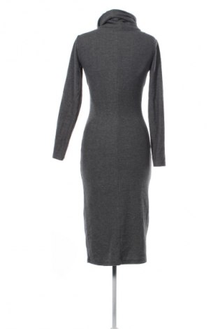 Sukienka Stradivarius, Rozmiar M, Kolor Szary, Cena 9,99 zł