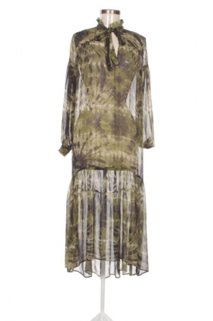 Рокля Stradivarius, Размер M, Цвят Многоцветен, Цена 11,24 €