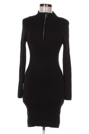 Рокля Stradivarius, Размер L, Цвят Черен, Цена 15,84 €