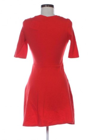 Рокля Topshop, Размер M, Цвят Червен, Цена 24,44 €