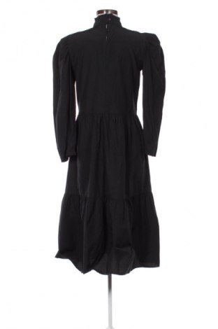 Рокля Trendyol, Размер M, Цвят Черен, Цена 22,49 €