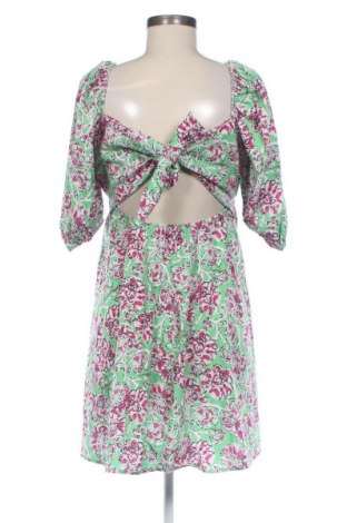 Рокля Trendyol, Размер M, Цвят Многоцветен, Цена 22,49 €
