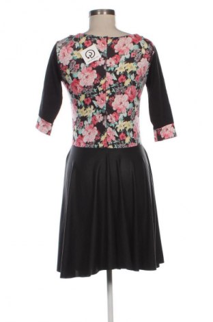 Рокля Unbranded, Размер M, Цвят Многоцветен, Цена 9,71 €