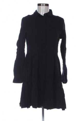 Ruha VILA, Méret M, Szín Fekete, Ár 7 579 Ft